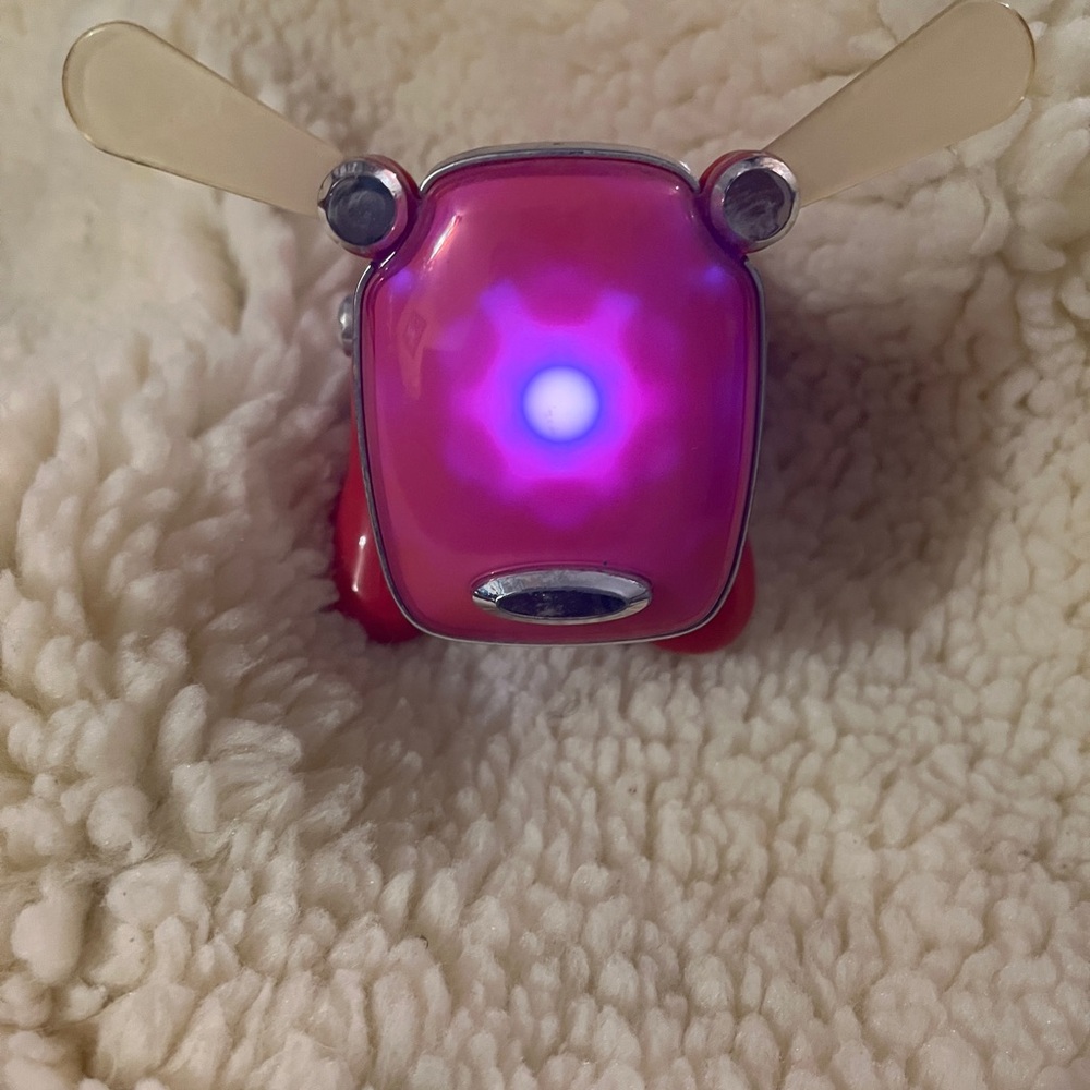 Hasbro 2005 Interactive Sega iDog Pink and Purple Light-Up Toy - Picture 10 of 16